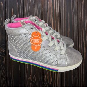 New Shine Power Athletic High-Top
Sneaker Girls Size 6 NWT Silver Zipper
Ankle